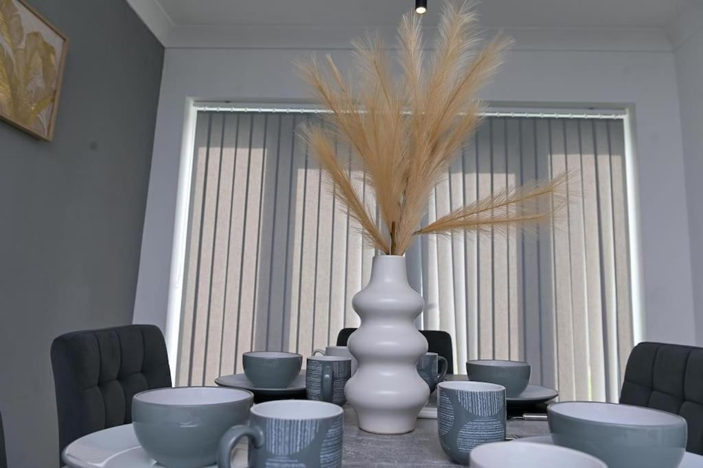 Casa de férias 3 Bedroom House Free Wifi And Parking Manchester